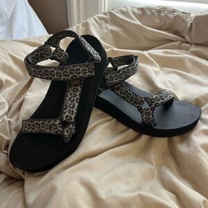 Platform Teva Sandals